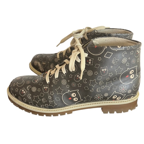 DoGo Shoes size 41 funky womens lace up boots with rubber soles and owl motif - Picture 2 of 7